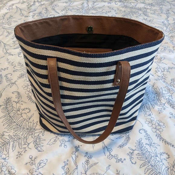 Forever 21 Handbags - Forever 21 Striped Tote Bag